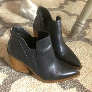 Vince Camuto Gradina Bootie